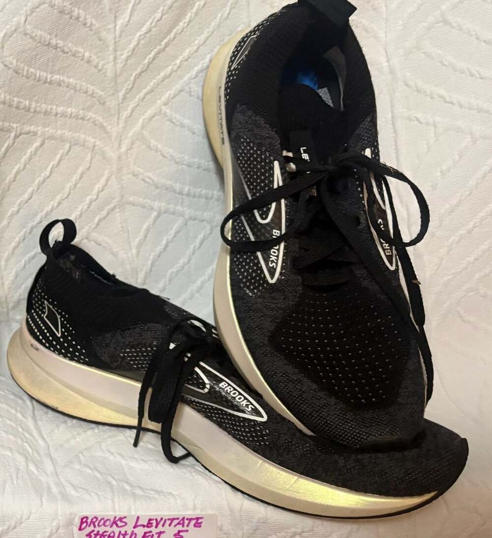 Brooks Levitate StealthFit 5 Black Running Shoes